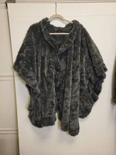 Faux Fur Poncho Cape Wrap Shawl Women's Gray Plush Soft Cozy Winter