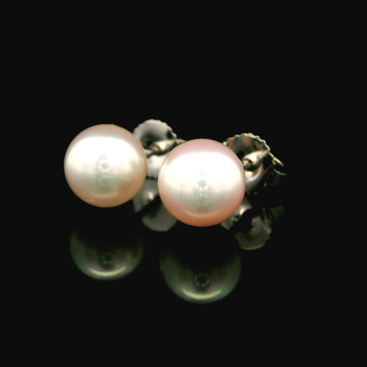 Tiffany & Co. 18k White Gold 7.4mm Pearl Classic Stud