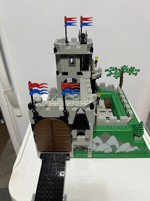 LEGO Castle #6081 King's Mountain Fortress -No Inst-1 Fig Missing