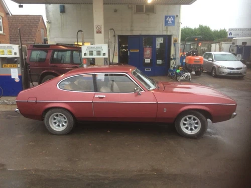 FORD CAPRI 2.0 GL MK2,rare non sunroof ,jupiter red metallic - Picture 1 of 17