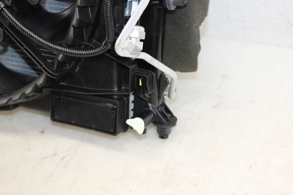 Fiat 124 Spider 2017-2020 radiador/ventilador de radiador/condensador OEM KY49 Foto 3 de 4