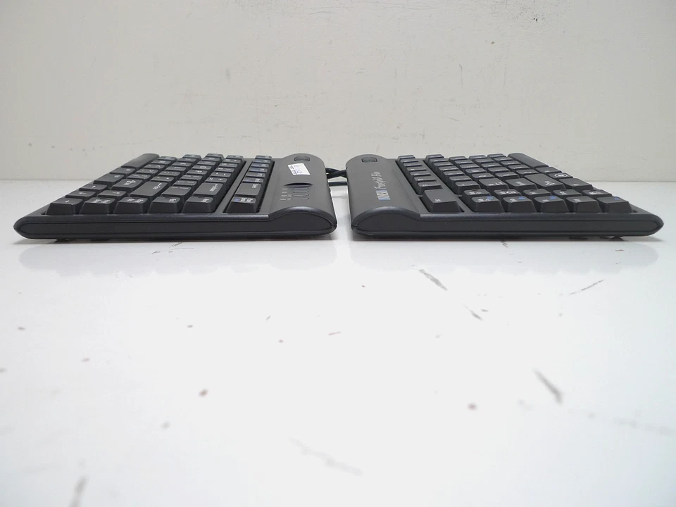 Kinesis Freestyle2 Blue PC Bluetooth Multichannel KB800PB-BT Split Keyboard - Image 4 of 4