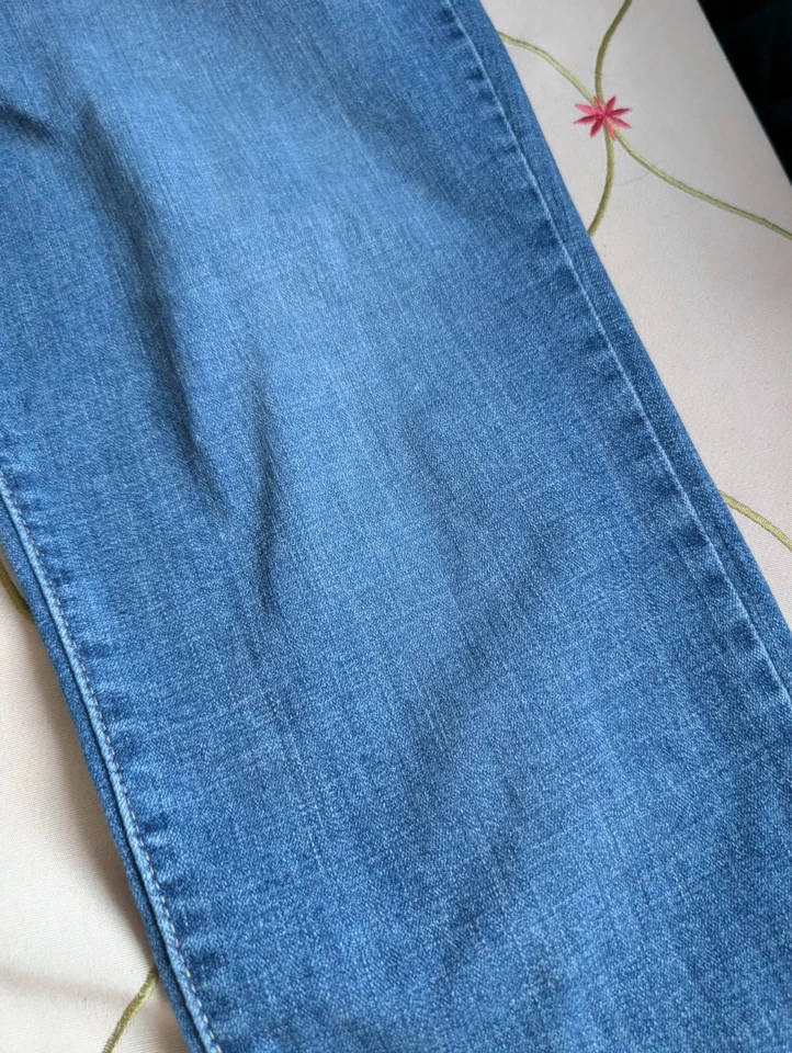 Levi's Women's 311 Shaping Skinny Jeans Size 14w - Image 4 of 4