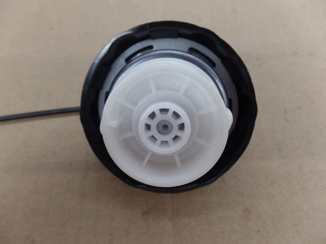 Dodge Ram 1500 2500 3500 4500 2002-18 tapa de gasolina negra OEM # 52030377AB Foto 2 de 4