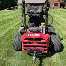 TOW HITCH BRACKET ASSEMBLY FOR FERRIS ZERO TURN MOWERS