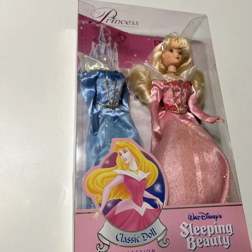 Walt Disneys SLEEPING BEAUTY DOLL theme park edition Classic Doll Collection - Image 3 of 4