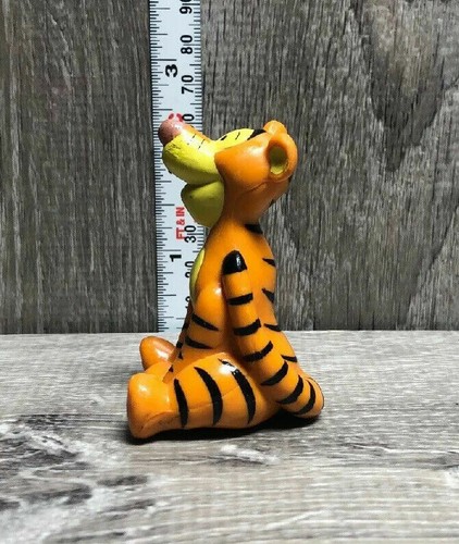 WALT DISNEY WINNIE THE POOH AND FRIENDS TIGGER 2.5" FIGURE Sitting Figurine pvc - Picture 2 of 6