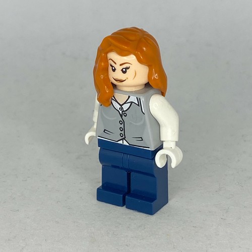 Lois Lane minifigure LEGO DC Comics Man of Steel Superman 76009 - Picture 1 of 3