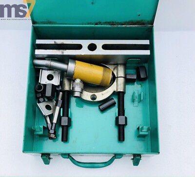 KUKKO 10 TON HYDRAULIC PULLER SET WITH ACCESSORIES AS SHOWN