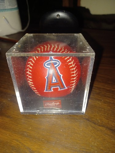 ERVIN SANTANA LOS ANGELES ANGELS SIGNED AUTOGRAPHED RED BASEBALL MLB - Picture 2 of 2