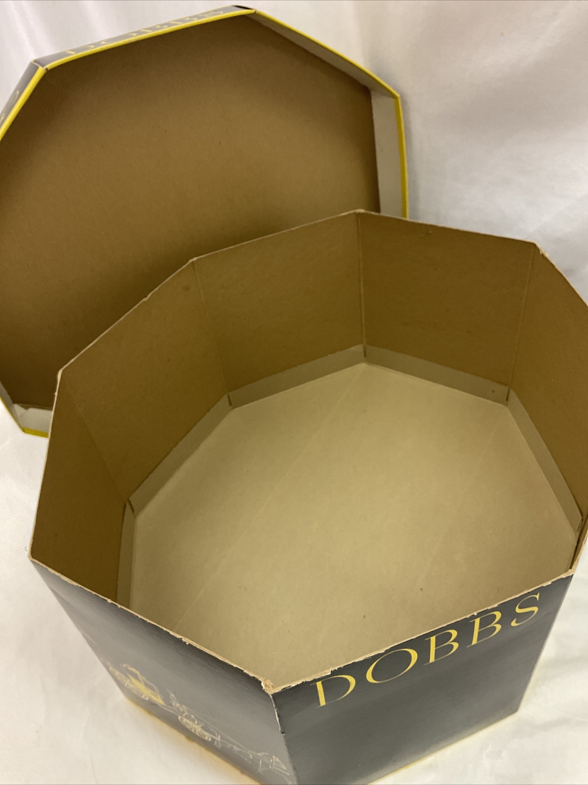 DOBBS Fifth Avenue Octagon Hat Box Black and Yellow… Gem