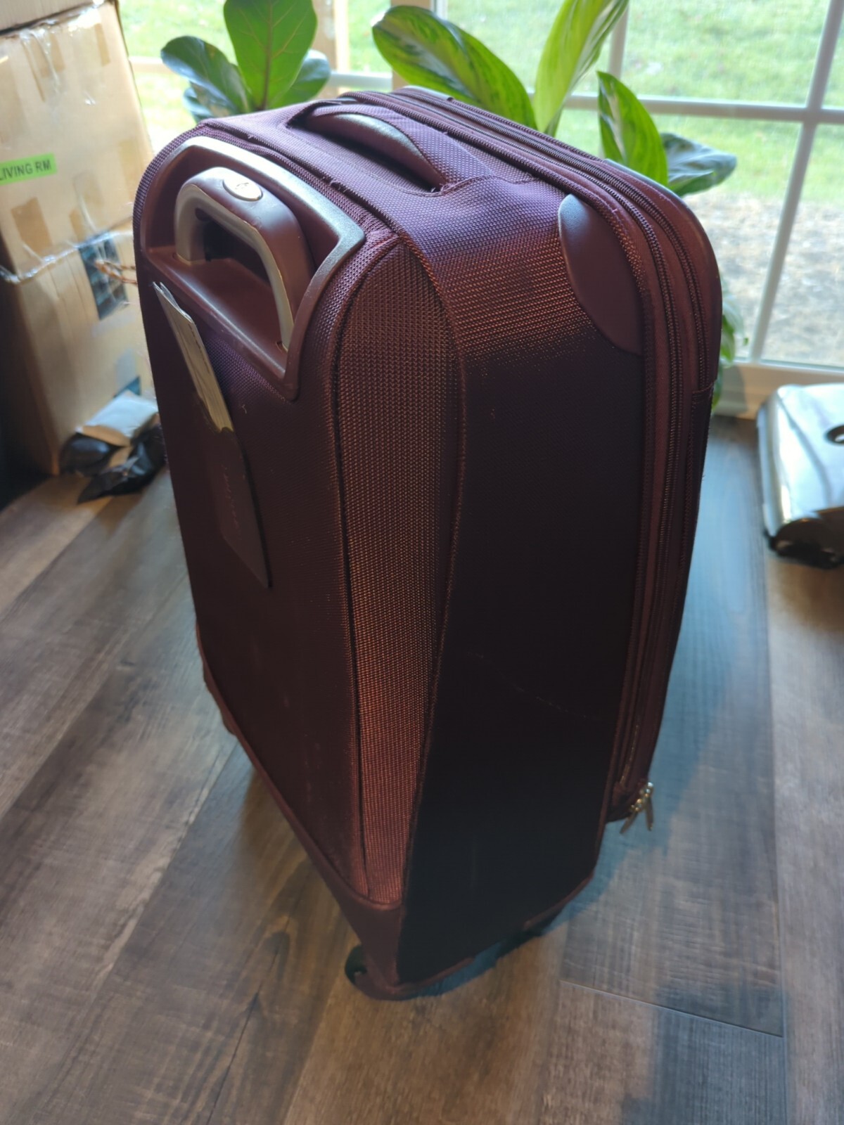 SAMSONITE Silhouette Carry On Expandable Softside Spinner Maroon Purple