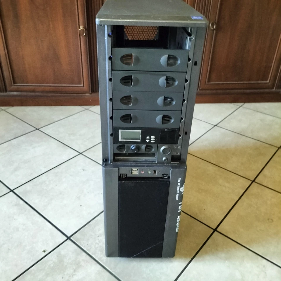 Case Full Tower Asus Server Mining Gaming Coibentato 4xFan 6x5,25" 8x3,5" 7xPCI - Immagine 2 di 4
