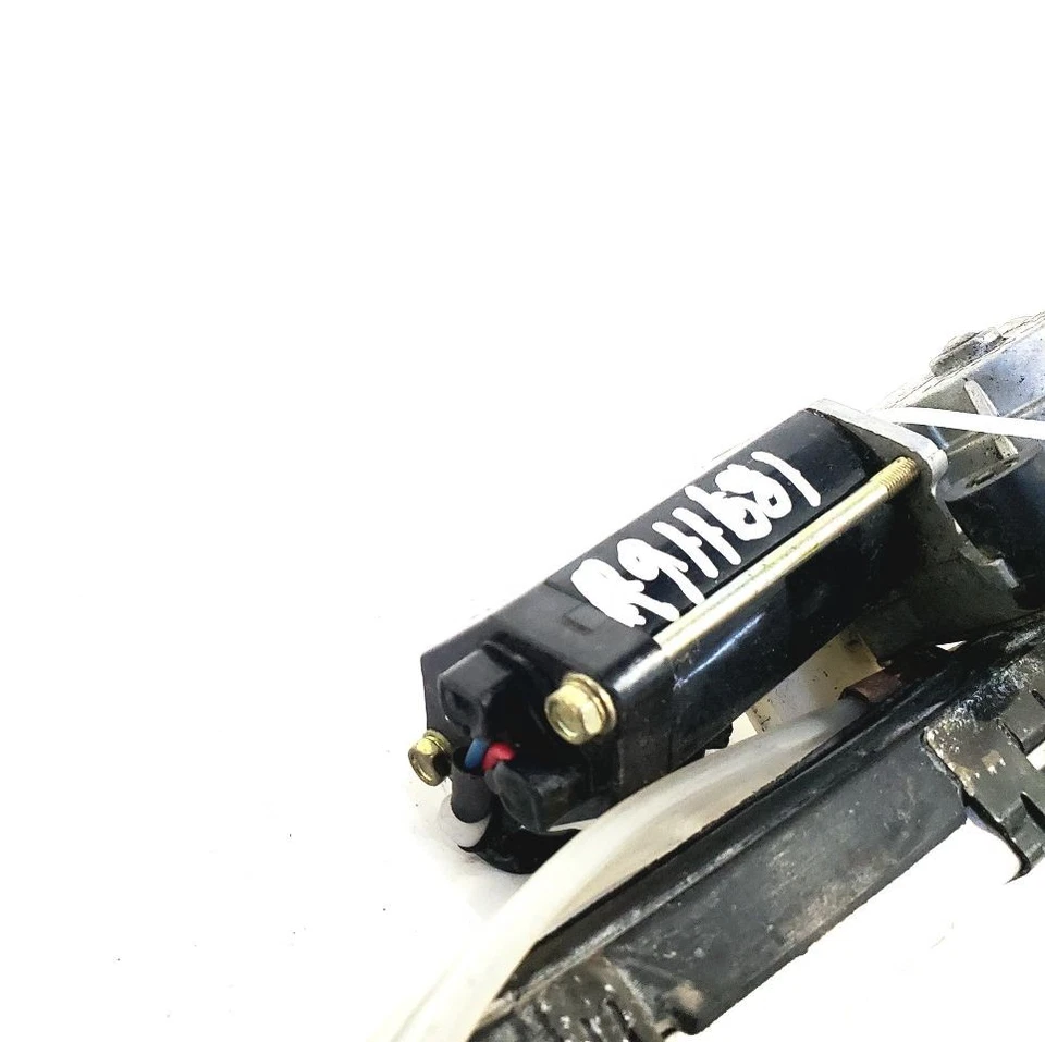 Motor de ajuste de altura del cinturón de seguridad usado se adapta a: Chrysler Conquest 1987 grado A Foto 3 de 4