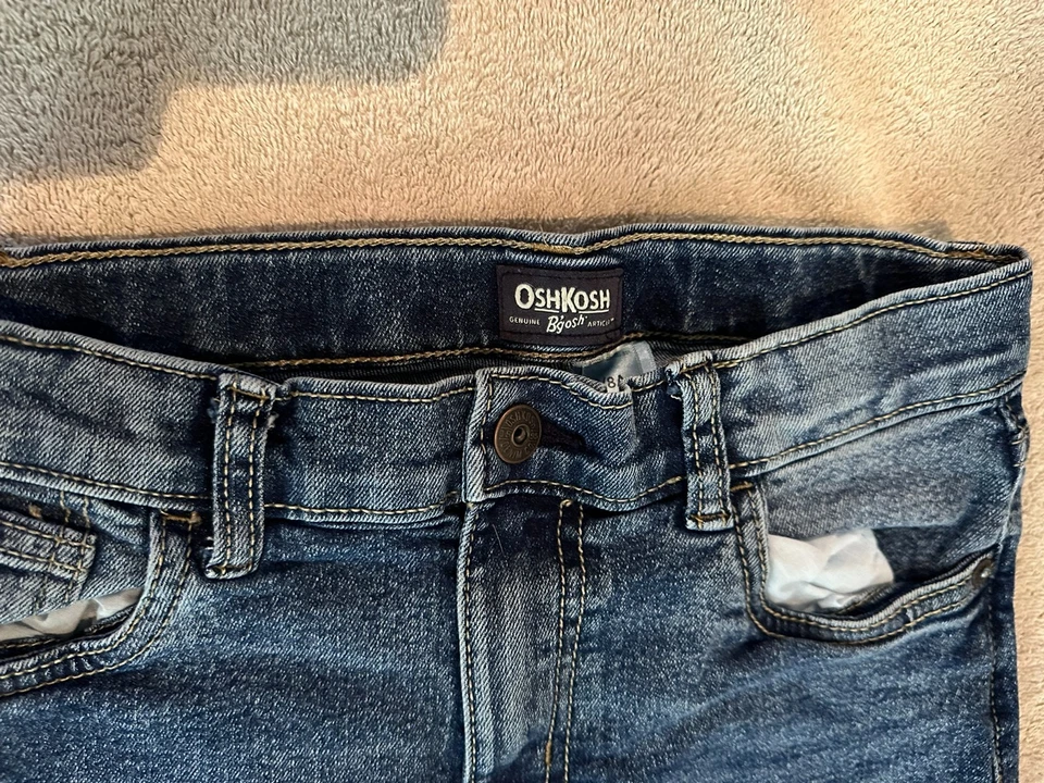 Pantalones de mezclilla Oshkosh B'gosh para niños talla 8/8A azul pierna recta Foto 2 de 4
