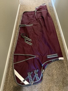 Weatherbeeta Comfitec Plus 220G Turnout Standard Horse Blanket Maroon 78”