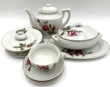 Vintage  Moss Rose Toy Dinner set 16 pieces by Cragstan Japan