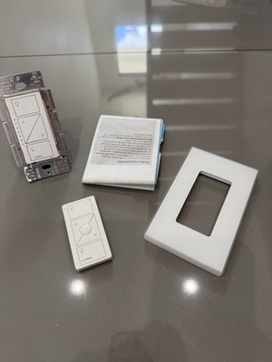 ***LIGHTLY USED* Lutron PD-6WCL-WH Wireless In-Wall Smart Dimmer Switch -White a