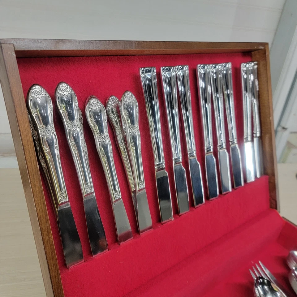 Reed & Barton 18/10 & Rogers Stainless Flatware Lot – 72+ pcs w/ Box - Image 2 of 4