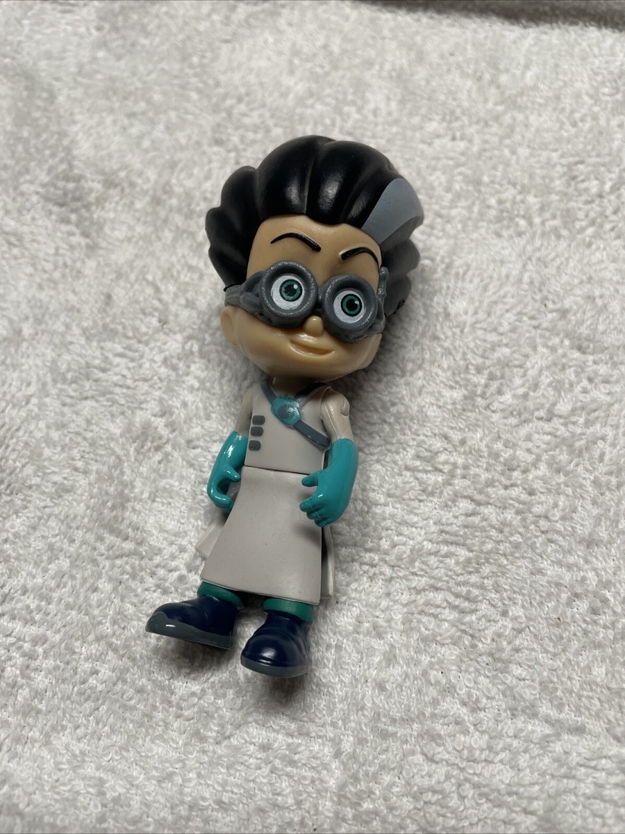Just Play PJ Masks Villian Mad Scientist ROMEO Figure 4
