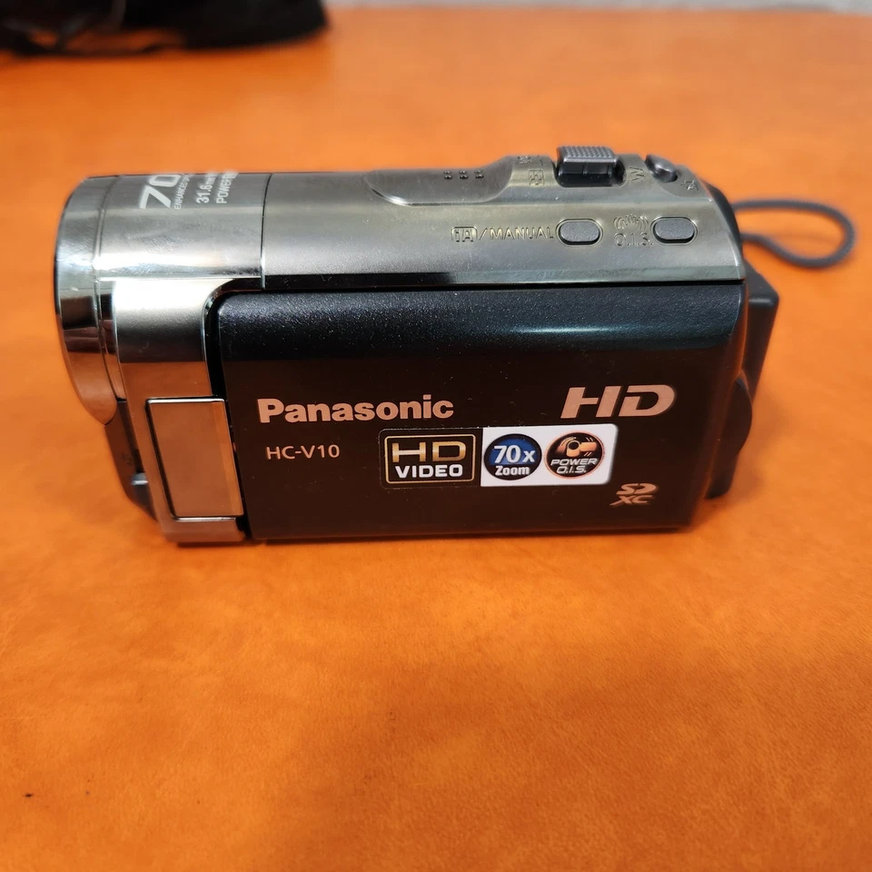Panasonic HC-V10 High Definition Camcorder with 63x Optical Zoom + BAG + BOOK - Image 3 of 4