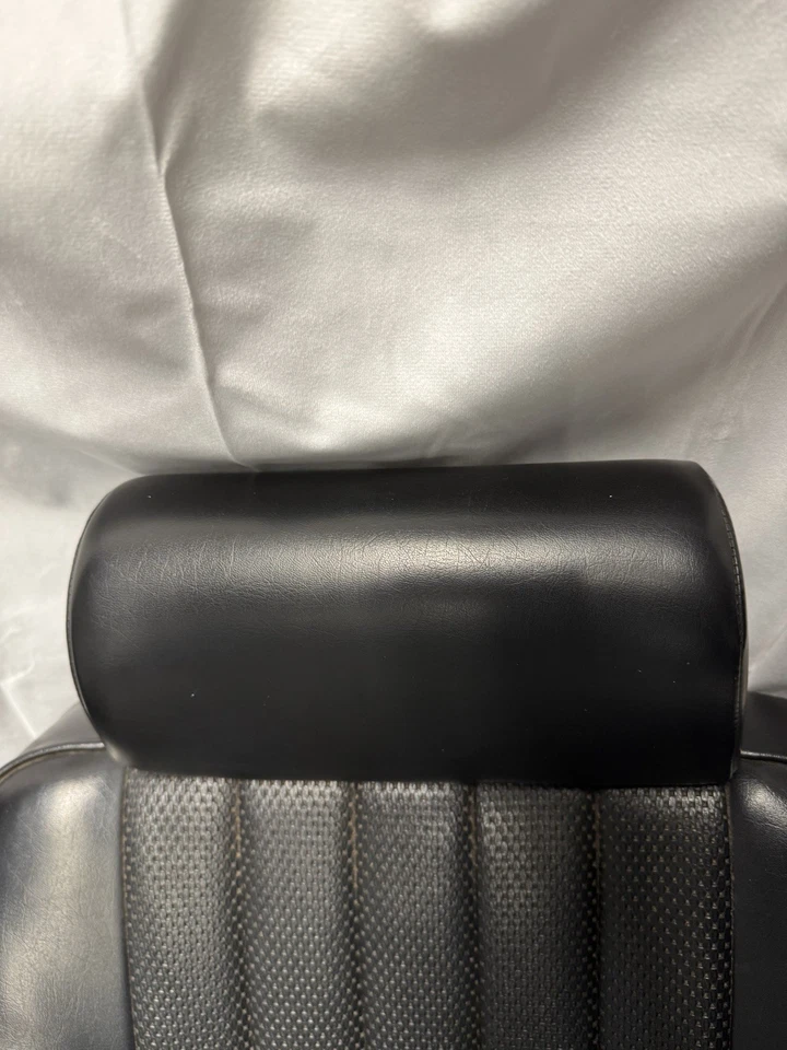 1969 Porsche 911/912 Fronts Seats With Mounting Rails - Image 4 of 4