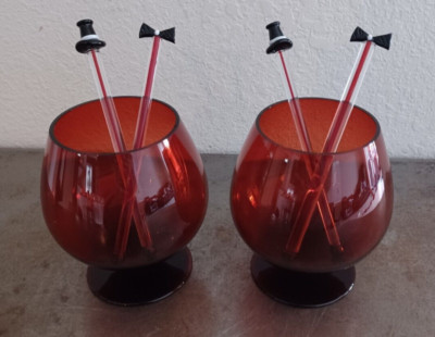 2 Ruby Red Brandy Glasses & 4 Glass Bowtie Top Hat Swizzle Sticks