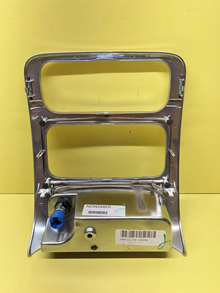 Jeep Liberty 2003-2007 panel de instrumentos bisel 5KC22XZAAB Foto 2 de 4