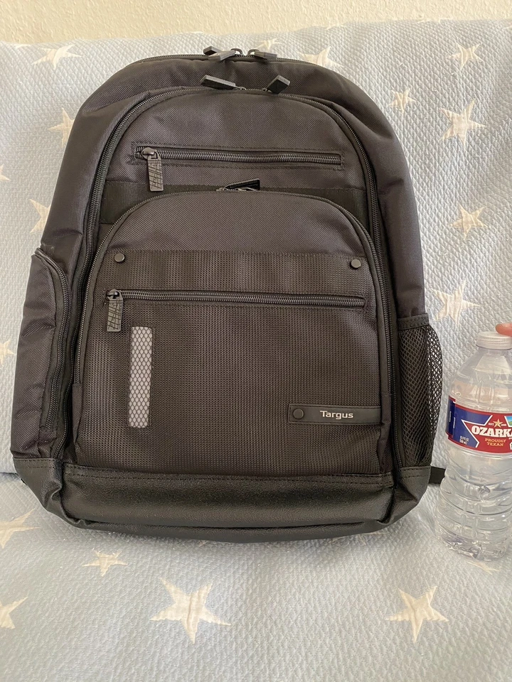 USED Targus Revolution Check Point Black Backpack TEB005US - VGC! - Image 2 of 4