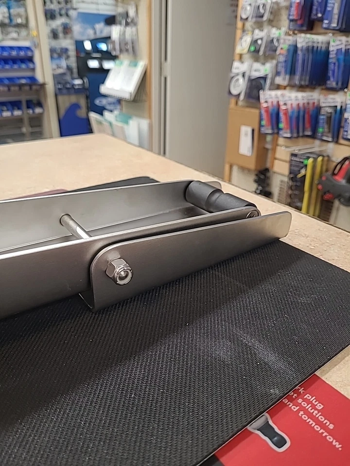 Sea Dog Marine 328068 21"x 3" 304 Acero Inoxidable Anclaje Pivotante Arco Rodillo NUEVO Foto 4 de 4