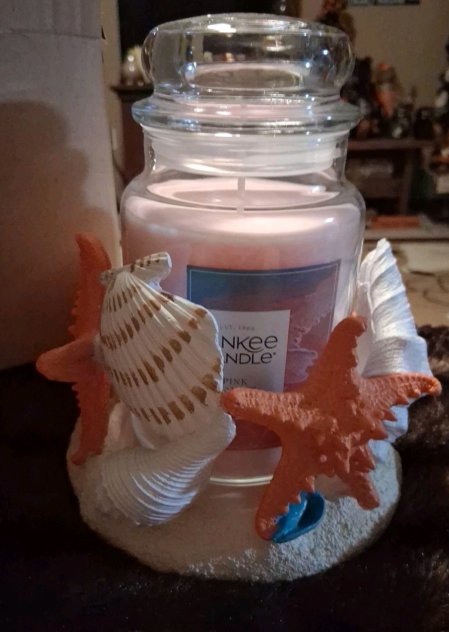 & 22oz. Pink Sands Candle