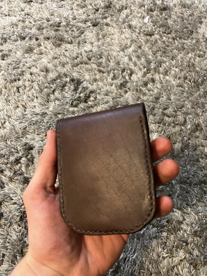 Cartera de cuero rústico hecha a mano en EE. UU. cosida a mano.  Único en su clase Foto 2 de 4