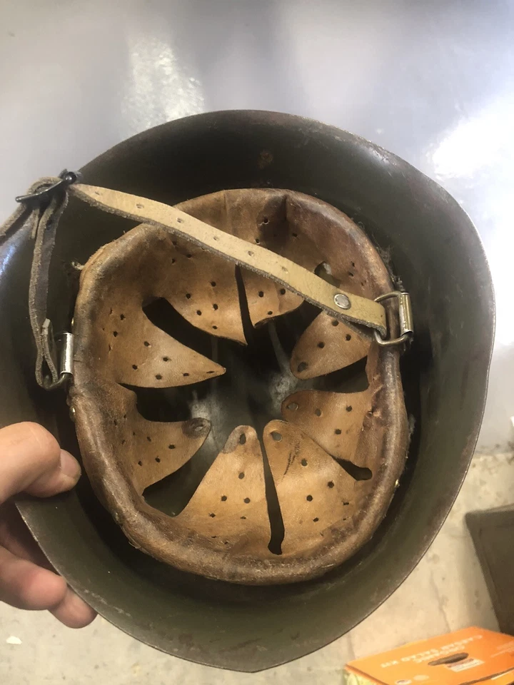 Casco M33 italiano original de la Segunda Guerra Mundial completo con forro y barbijo Foto 3 de 4