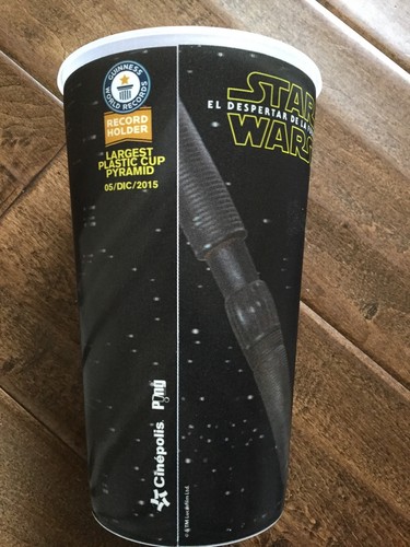 2015 CINEPOLIS STAR WARS FORCE AWAKENS FINN LENTICULAR 3D GUINNESS CUP MEXICO - Picture 2 of 2