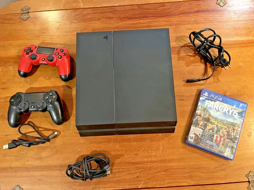 Sony PlayStation 4 500 GB Home Console Bundle with 1 Game - USED