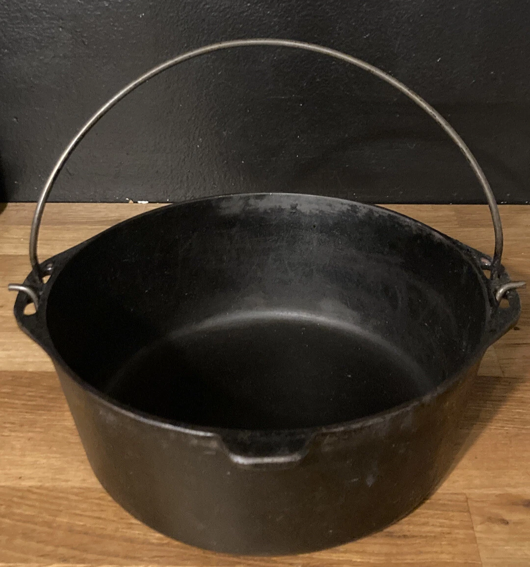 *RARE vtg Unmarked No. 8 Cast Iron Dutch Oven w/Heat Ring