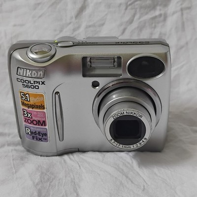 Nikon Coolpix 5600 5.1MP 3x Optic E5600 Silver