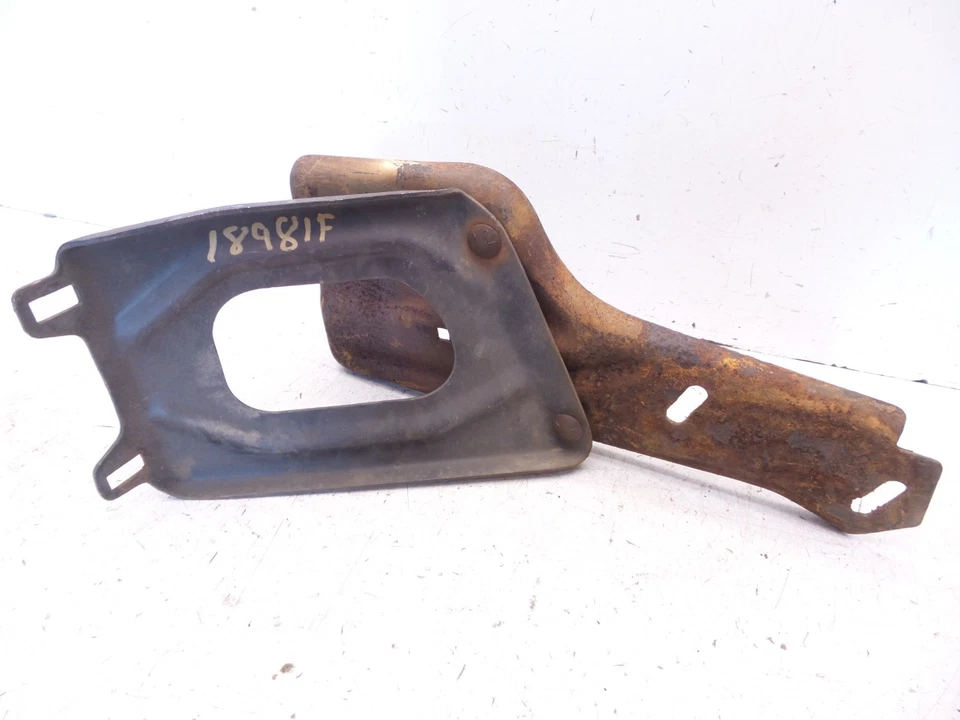 Soporte de parachoques delantero original Firebird 77-81 soportes interiores soportes metálicos de impacto Foto 2 de 4