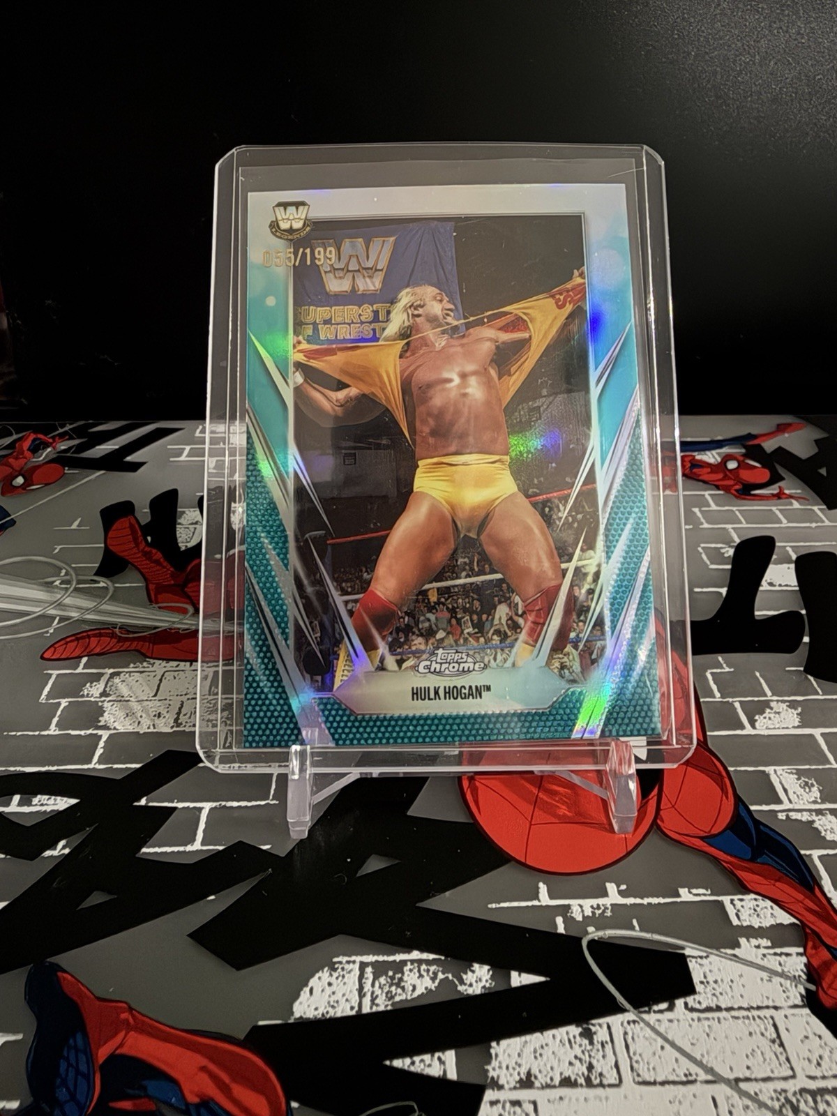 2025 Topps Chrome WWE Hulk Hogan Aqua Shimmer Refractor /199