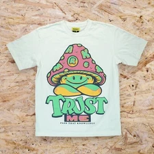 NWOT Market Smiley T-shirt Trust Me Pass That Knowledge Mushroom ~ Medium