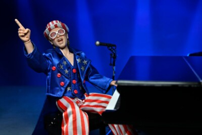 NECA - ELTON JOHN WITH PIANO (LIVE 1976) DELUXE 8  CLOTHED ACTIONFIGUR