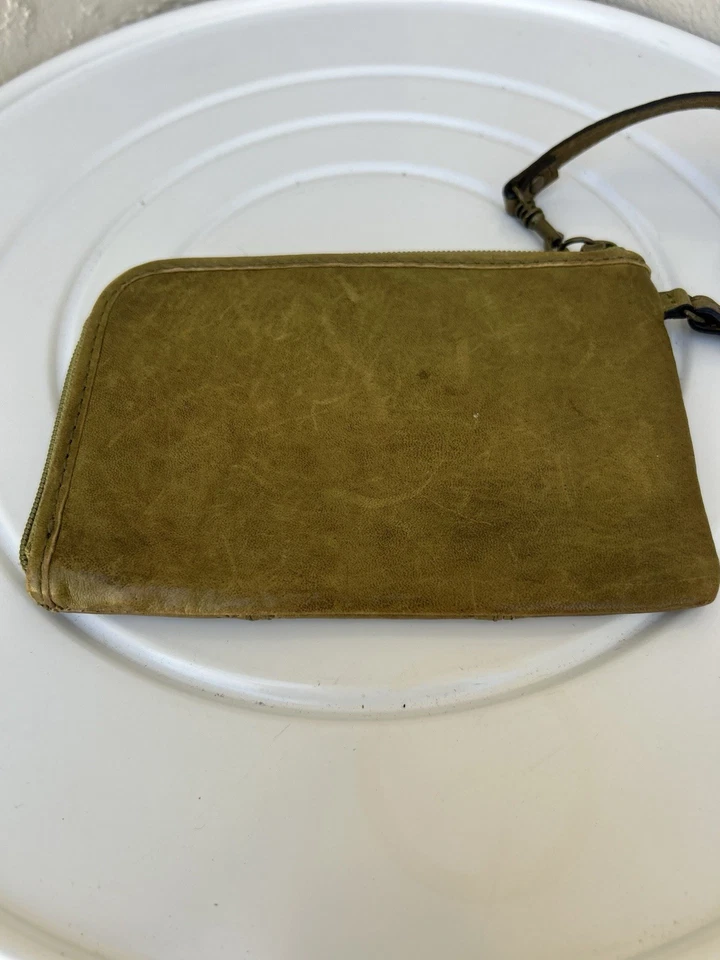 Cartera Muñequera Fósil Cuero Verde Con Patrón Floral Pequeña Foto 2 de 4