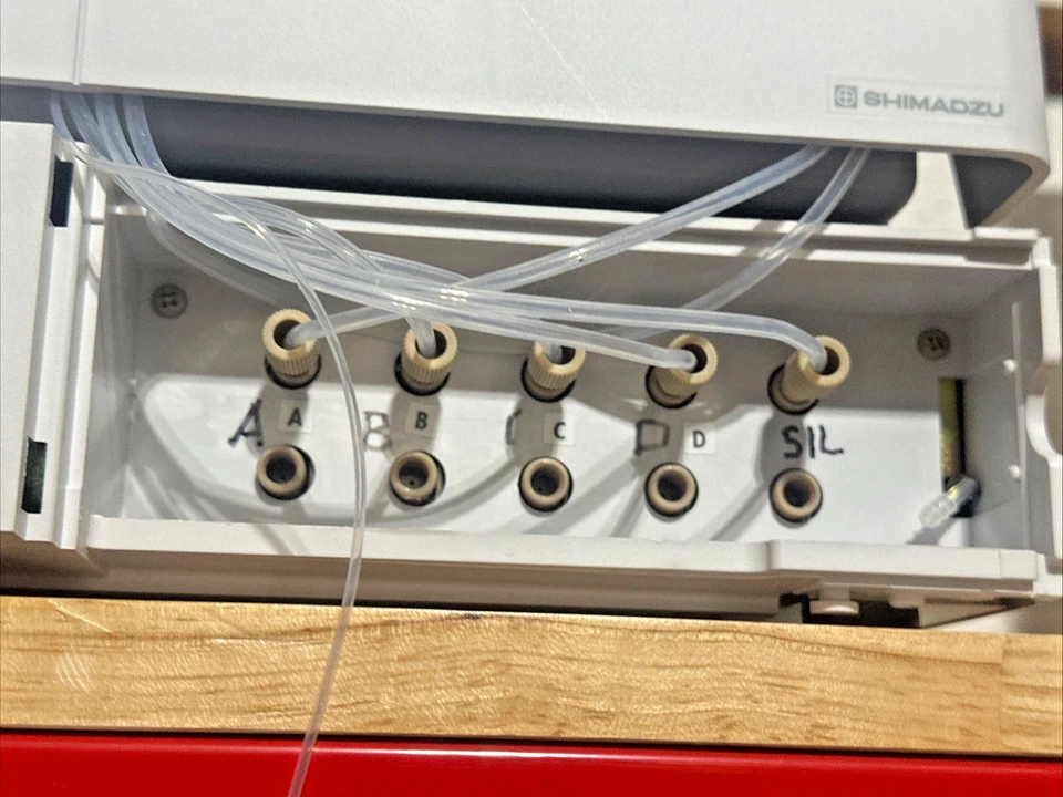 Shimadzu DGU-20A5 y bandeja de depósito HPLC Desgasificador de prominencia Desgasificador de 5 canales Foto 2 de 4