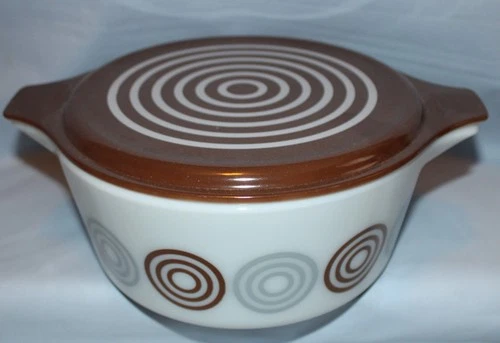 Vtg MCM Pyrex Cosmopolitan Bullseye 2-1/2 Qt 475-B Casserole Dish & Lid EXC