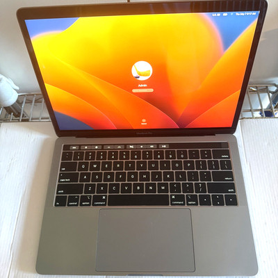 Apple MacBook Pro A1989 2018 i7 16GB RAM 256GB SSD 13'' Space Gray-Touch Bar NICE