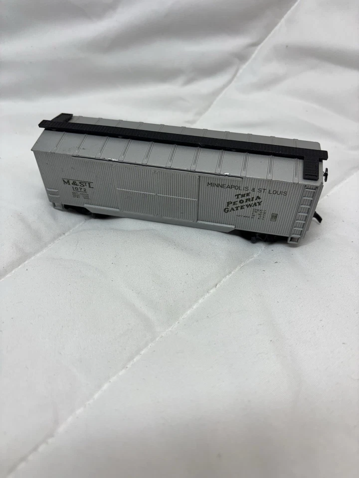 Model Power HO Scale Minneapolis & St. Louis, The Peoria Gateway Box Car. - Image 3 of 4