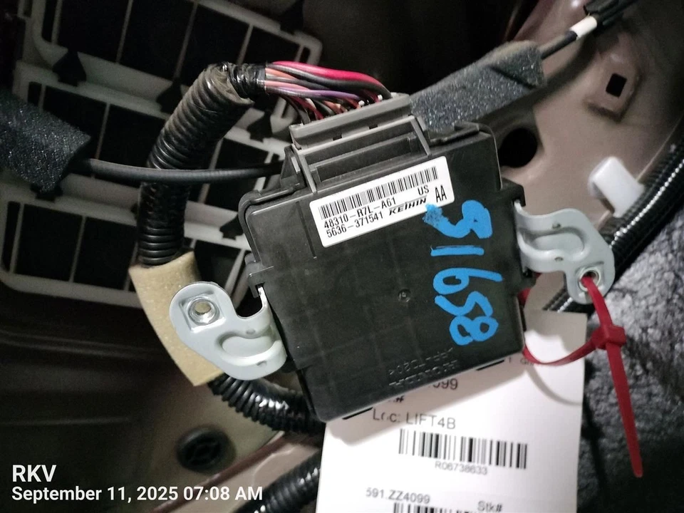 CHASIS CONTROL MODULE 48310-R7L-A61 2015-2016 HONDA CR-V Foto 2 de 4