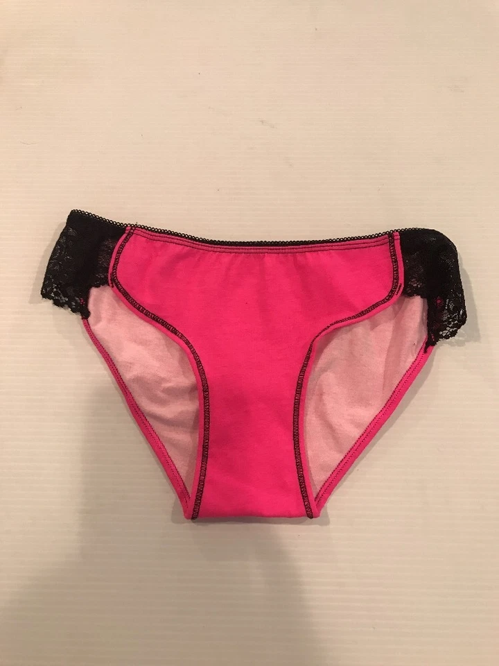 NUEVO CON ETIQUETAS COQUETEO BIKINI PANTY-BOY PROBLEMAS 99 But A Boy Ain't One XS rosa intenso Foto 2 de 4