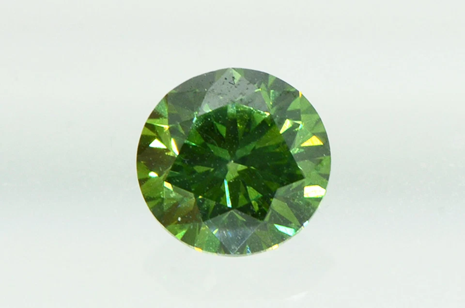 Fancy Green Diamond Loose Round Shape 1.13 Carat VVS2 Natural Enhanced Polished - Image 2 of 4