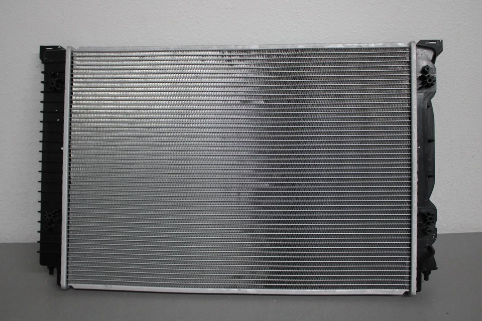 2002 2003 2004 2005 2006 2007 2008 AUDI A4/A6 QUATTRO RADIATOR Foto 2 de 4